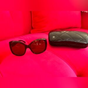 Authentic CHANEL tortoise oversized sunglasses with hard case